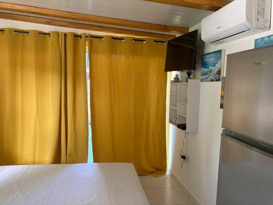 The Banana House Villa Lourdata  Exterior photo